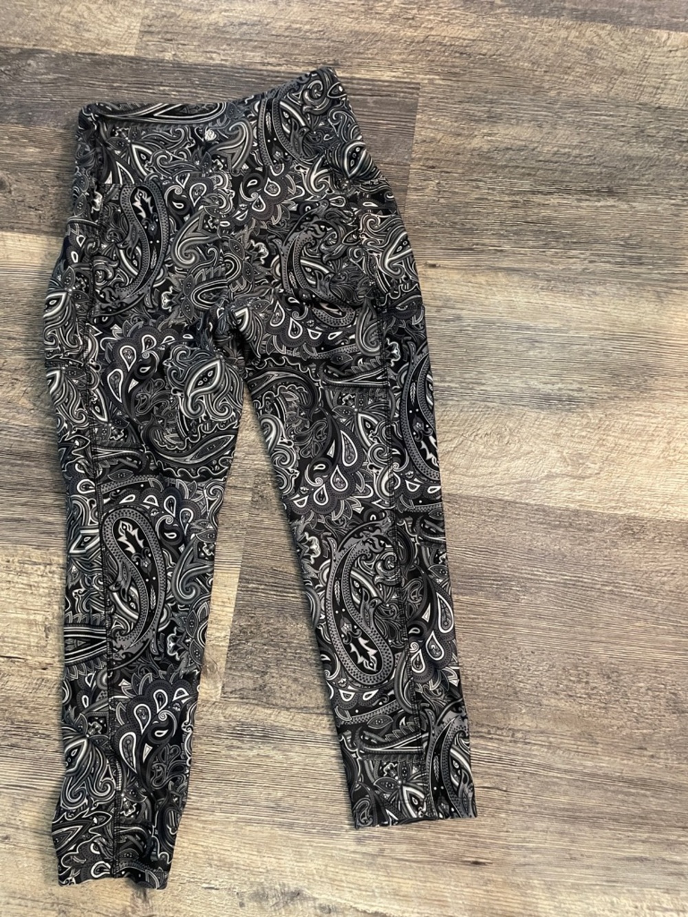 Bally Black and White Paisley Active Leggings - Picture 3 of 3